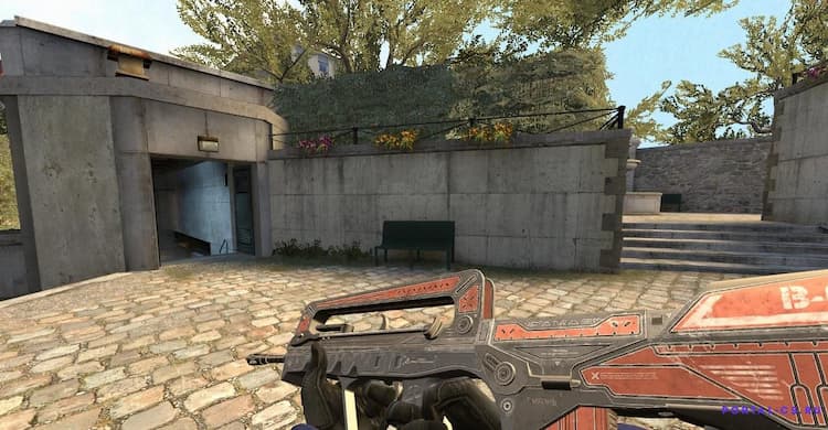 Как стрелять из Famas в CS2