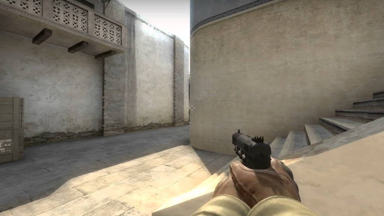 How to shoot Five-SeveN in CS2