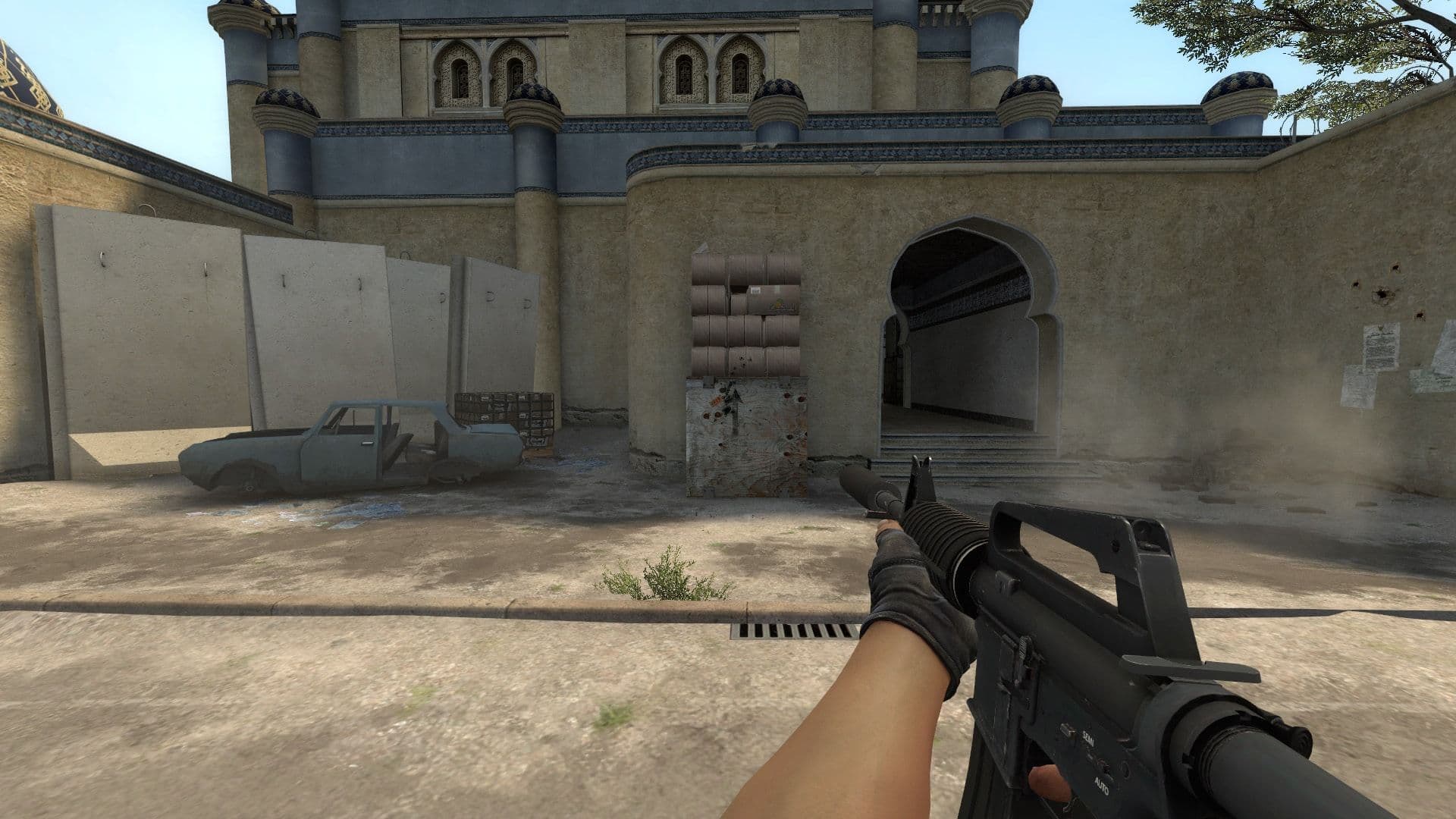 Как стрелять из M4A1-S в CS2